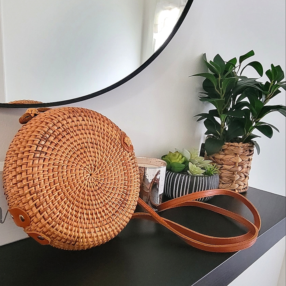 Round Rattan Clutch Purse